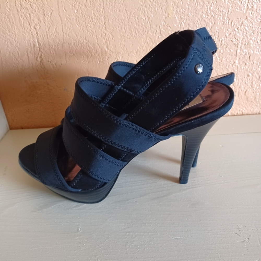 Simply Vera Wang Black Strappy Slip On High Heel Open Toe/Size 8